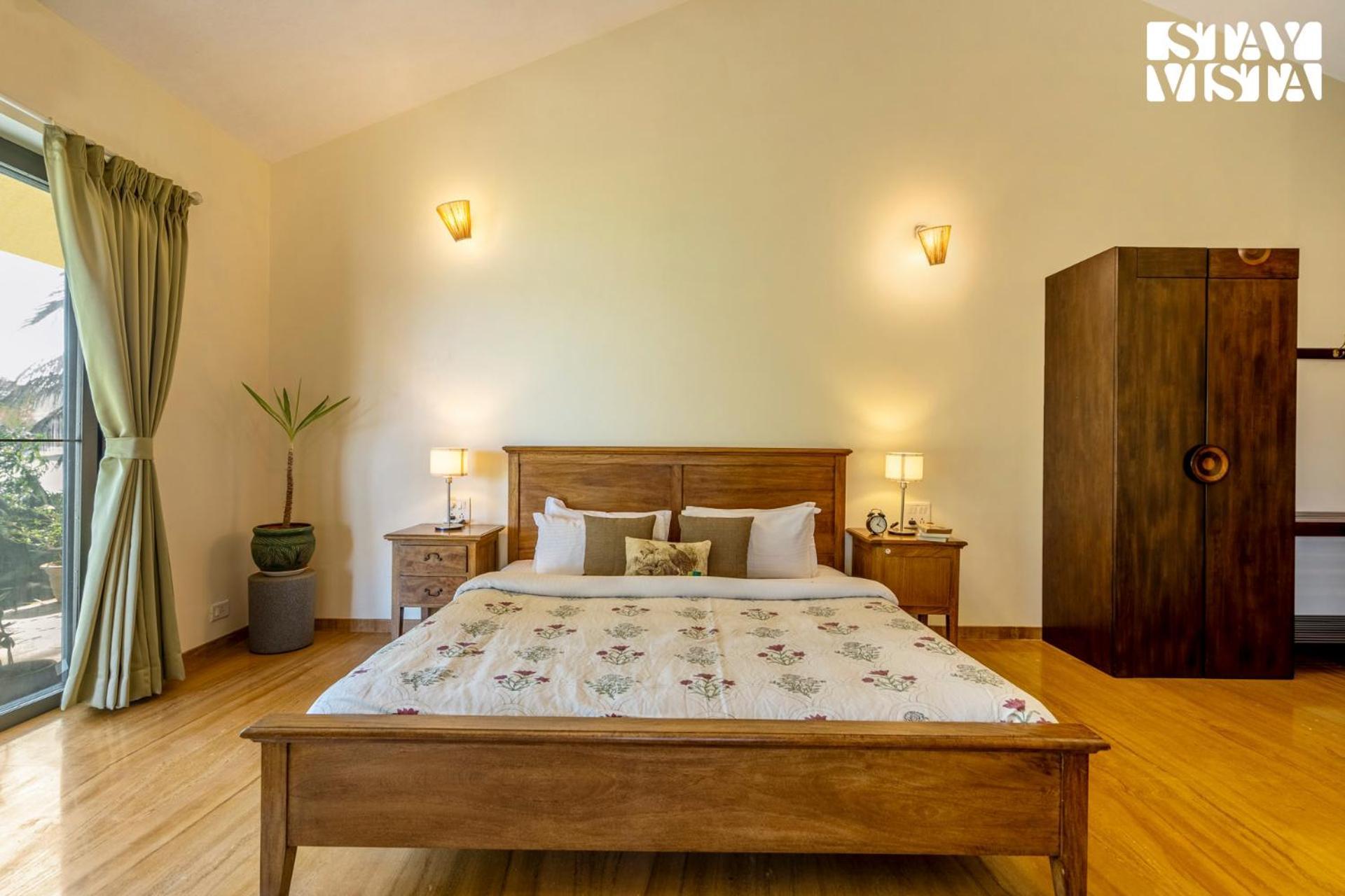 Stayvista At Three Shores With Lake View & Alfresco Dining Khamshet Экстерьер фото