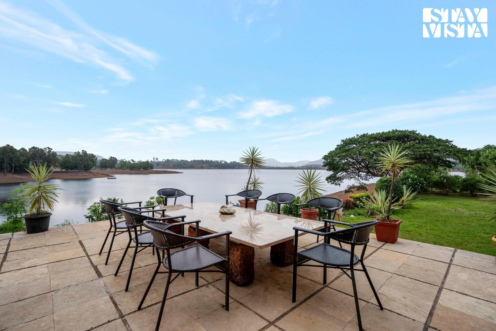 Stayvista At Three Shores With Lake View & Alfresco Dining Khamshet Экстерьер фото